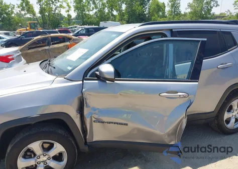 2018 Jeep Compass Latitude 4X4 from USA, damaged, VIN 3C4NJDBB4JT397872
